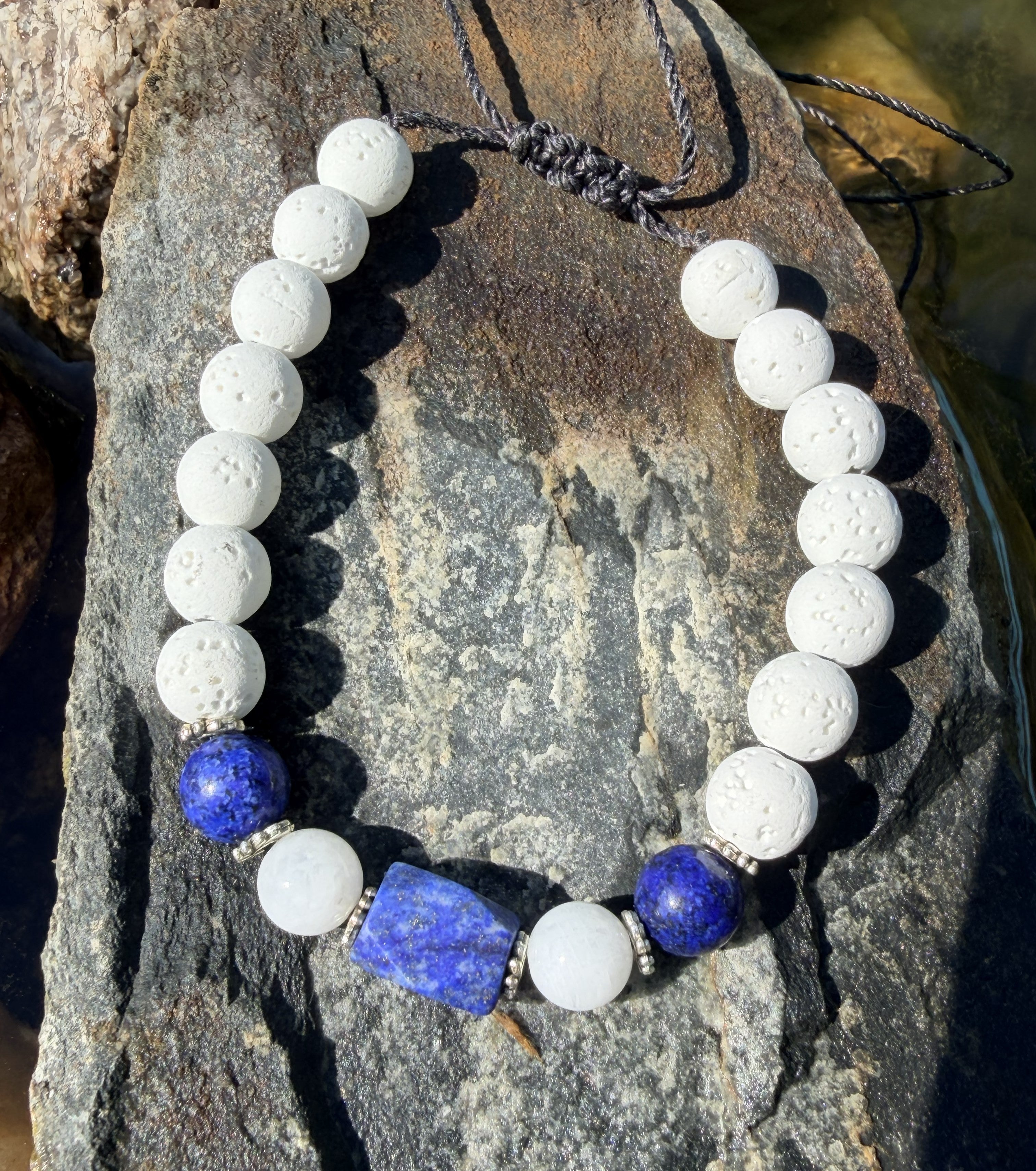 0019 - White lava with lapis lazuli & moonstone